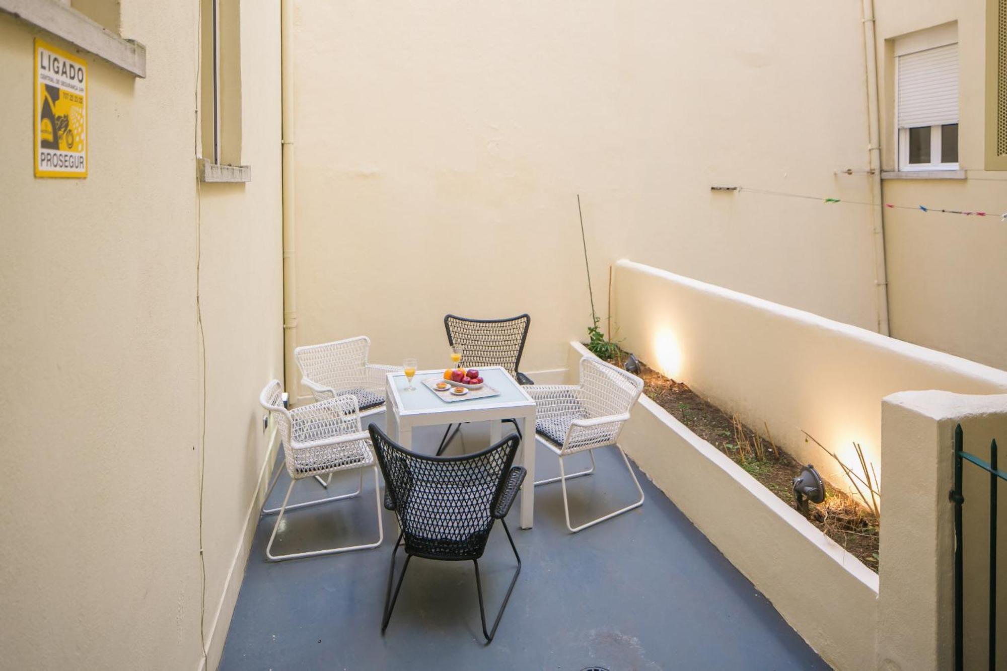 Apartament With A Terrace In The Heart Of Lisbon, 300 外观 照片